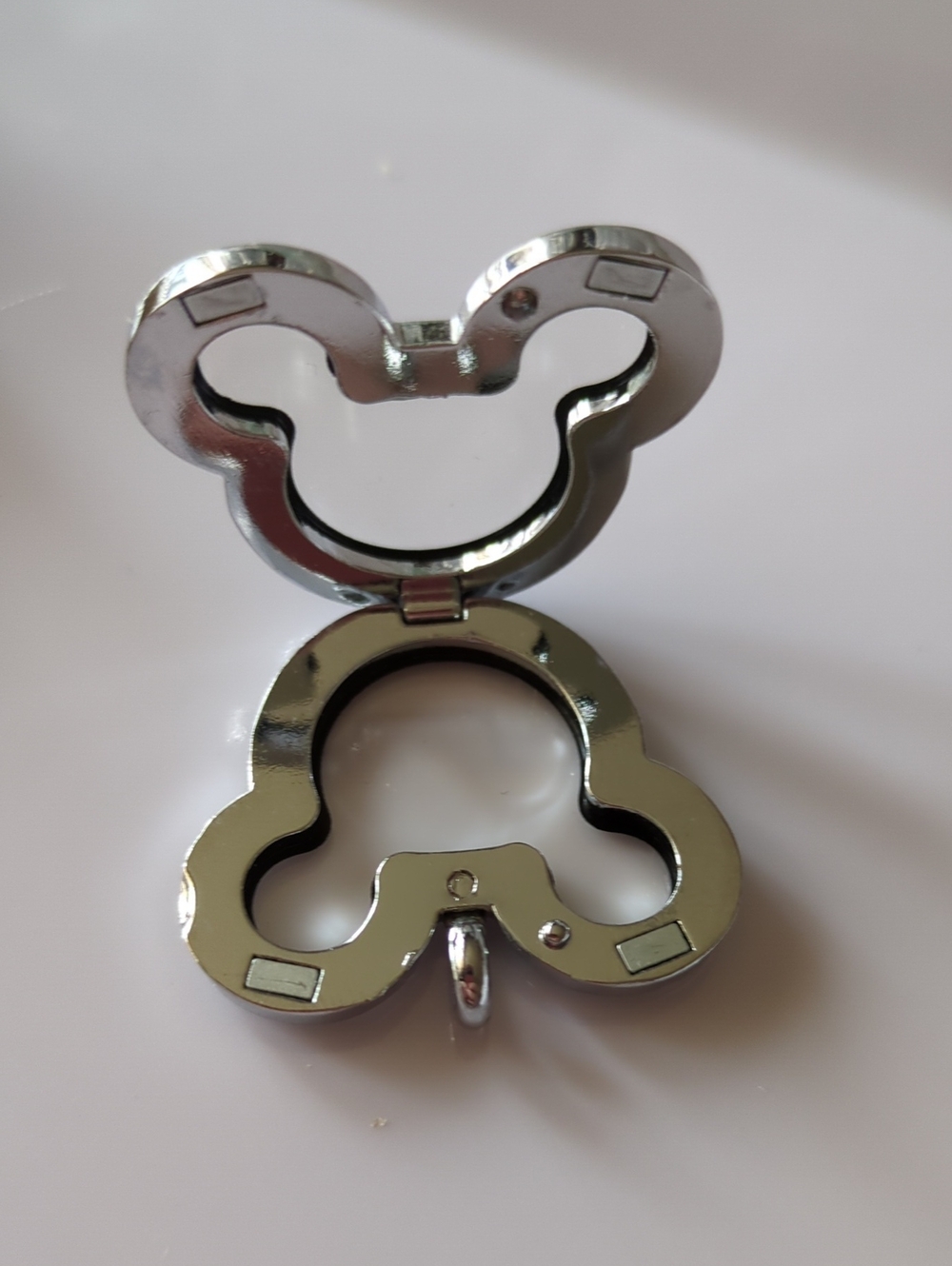 ☀️A45 Silvertone Mickey Mouse Outline Pendant - Inside Compartment